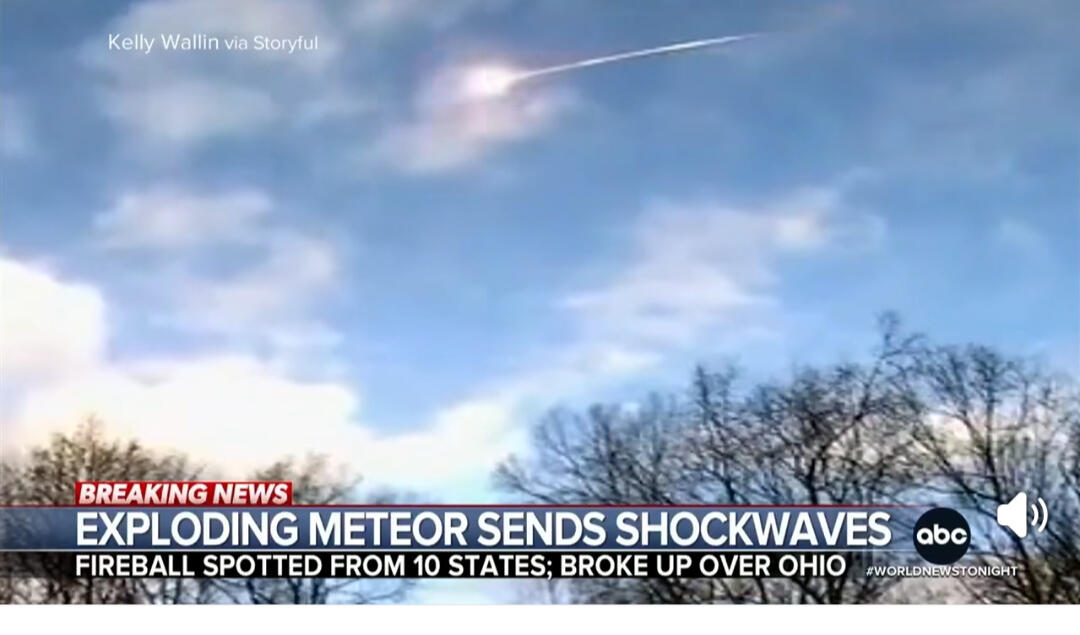 🚨 BREAKING: CELESTIAL SHOCKWAVE ☄️⚖️** “And We have made the heaven a roof, safe and well-guarded: yet they turn away from its SIGNS.” THE FREQUENCY HAS SHIFTED: * THE SKY OPENED: A meteorite traveling at 40,000 mph just exploded over t
